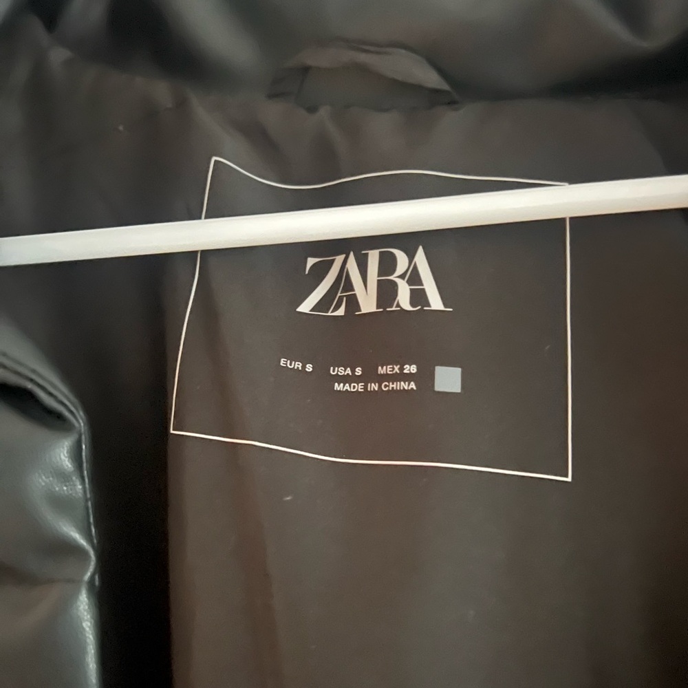 Zara puffer size small